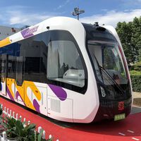 Ni vías, ni catenaria y casi sin conductor. China ha reinventado el tranvía eliminando su mayor problema: la infraestructura