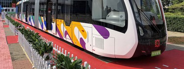 Ni vías, ni catenaria y casi sin conductor. China ha reinventado el tranvía eliminando su mayor problema: la infraestructura