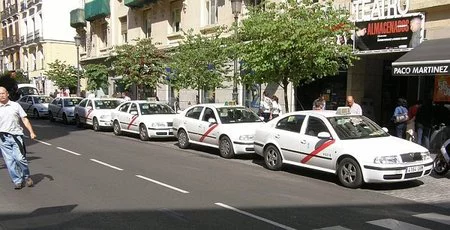 Obtenga 10 euros de descuento en El Corte Inglés por tomar un Taxi