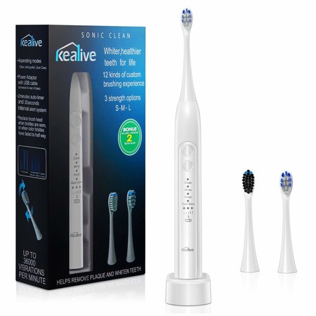 Cupón de descuento de 15 euros en el cepillo de dientes eléctrico recargable Kealive: aplicándolo se queda en 14,99 euros