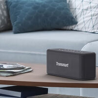 Resistente al agua, con 60 W y batería de larga duración: este altavoz será tu fiel compañero este verano