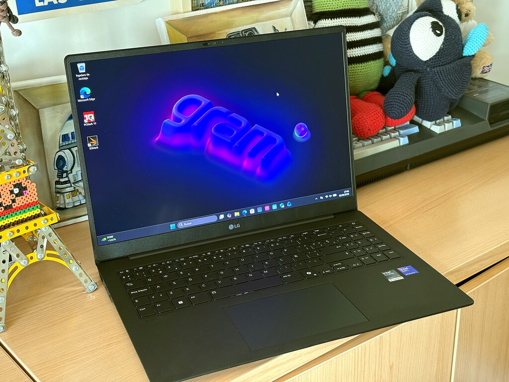 LG gram Pro 16Z90U (2026), análisis: el portátil de 16 pulgadas más ligero del mercado se toma en serio la IA