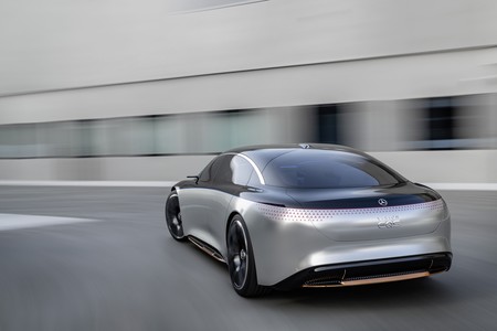 Mercedes-Benz no confía en los combustibles alternativos: su coste energético los hace inviables frente al coche eléctrico