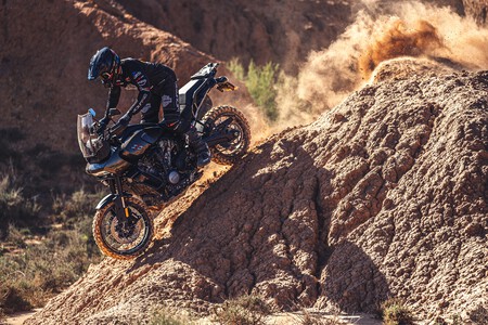 Joan Pedrero Participa En La Baja Aragon Con Harley Davidson003