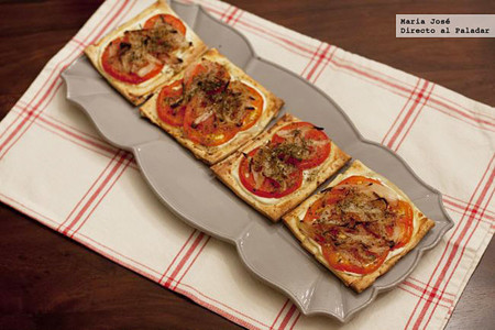 Receta de tostas de hojaldre con tomate