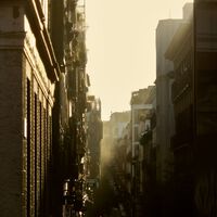 O grande paradoxo do mercado imobiliário na Espanha: preços estão subindo constantemente, mas cada vez mais pessoas compram casas sozinhas 