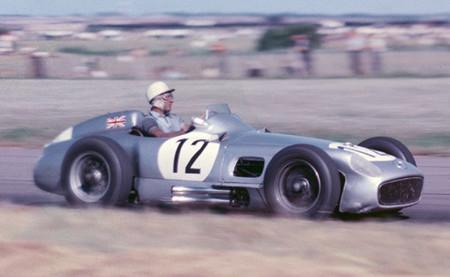 Gran Premio de Gran Bretaña 1955: Stirling Moss logra su primera victoria liderando un cuatriplete de Mercedes