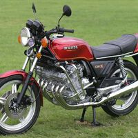 Un ingeniero de Honda se pasó días grabando cazas de combate para que su nueva moto sonase igual. Su jefe se enfadó tanto cuando la escuchó que les obligó a cambiarla entera 