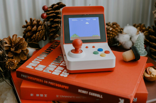Celebra el Día del libro por todo lo alto con estas cinco obras inspiradas en videojuegos 