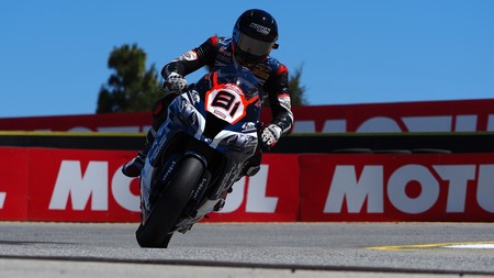 Jordi Torres está a punto de perder su moto en el World Superbikes tras los problemas del equipo Pedercini