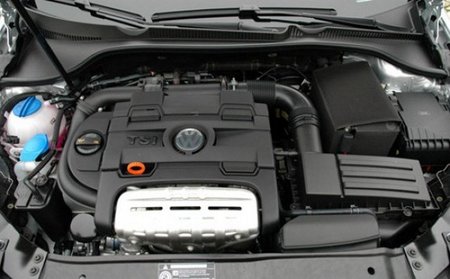 Volkswagen-Golf-TSI-4