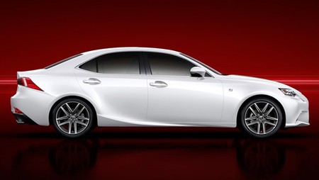 Lexus IS 300h perfil