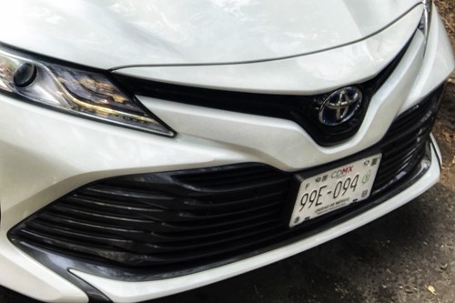 Estos son los requisitos para obtener las placas y holograma "E" para coches híbridos y eléctricos