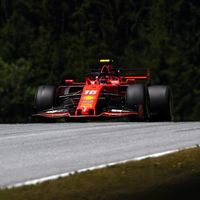Charles Leclerc lidera unos accidentados FP2 en Austria en los que Valtteri Bottas acabó contra el muro