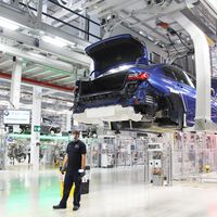 Es más barato fabricar autos en México que en China: la mano de obra mexicana vale la mitad y es la tercera peor pagada, según un estudio