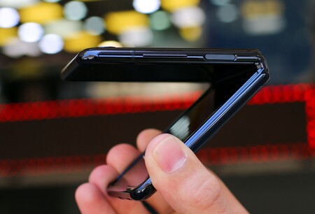 Apple podría usar pixeles más brillantes para calentar la pantalla flexible en futuros iPhone, según una patente