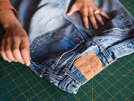 Chaquetas y sudaderas a mitad de precio, vaqueros desde 29,50 euros y camisetas por 12,50 euros: mejores ofertas hoy en Levi's