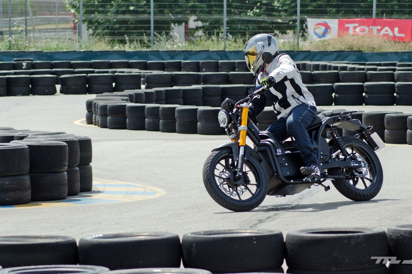 Probamos la Rieju Nuuk, una moto eléctrica española con hasta 300 km de autonomía