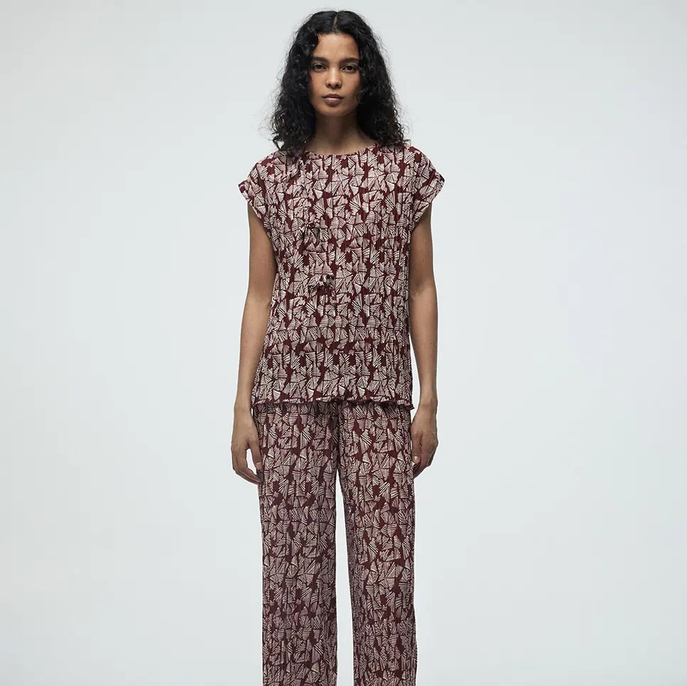 Blusa plisada de Sfera