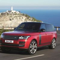 El Range Rover se refuerza en 2017 con más tecnología, más equipamiento y un nuevo motor V6 