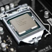 Esto es insufrible. Intel avisa que ahora subirán las CPU de precio por culpa de la IA  