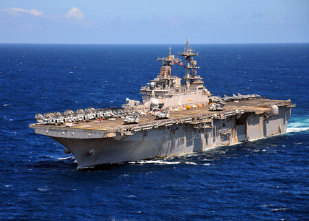 Us Navy 110818 N Zs026 035 The Uss Boxer Steams Across The Indian Ocean