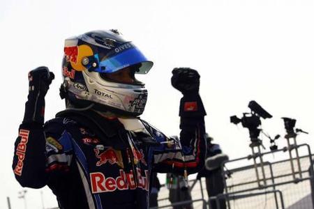 Sebastian Vettel pole en Bahréin. Fernando Alonso saldrá tercero