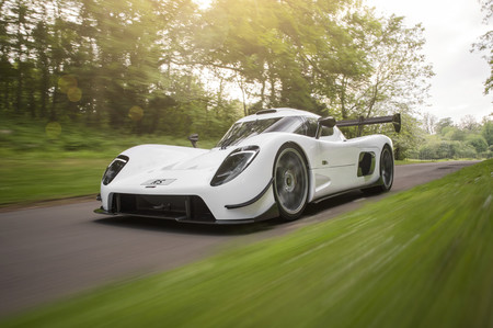 El Ultima RS 2019 es una bestia con motor V8 de hasta 1.200 CV, un peso inferior a la tonelada y más de 400 km/h