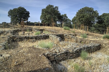 1086px Castro Veton De Villasviejas De Tamuja 01