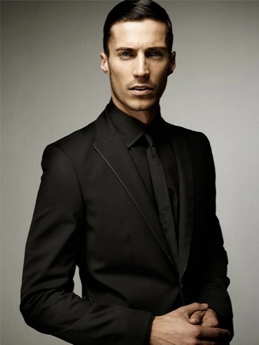 Zara y sus looks elegantes para esta Navidad: lookbook completo, negro