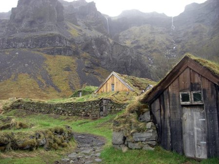 Las casas con tejados de turba de Núpsstaður en Islandia