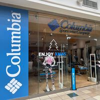 Columbia planta cara al mal tiempo rebajando su chaqueta más resistente por menos de 30 euros 
