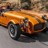 El Caterham Seven 170 es diversión extrema con sólo 440 kg para 85 CV, por menos de 30.000 euros