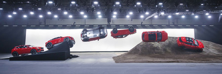Así fue el tirabuzón con el que el Jaguar E-PACE nació entrando en el Guinness World Record