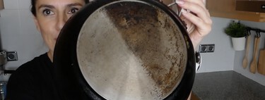 Este es el truco que ahora uso para dejar las sartenes como nuevas. Así de fácil es quitar esa antiestética capa negra