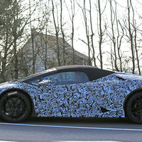 ¿Habrá un Lamborghini Huracán Spyder Performante? Estas imágenes casi lo confirman 