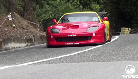 ¡Agárrate! Esto es un Ferrari 550 Maranello GT de subidas de montaña