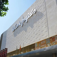 El Corte Inglés ha hablado: el vestido más cómodo para volver a la oficina es de Sfera y cuesta menos de 10 euros 