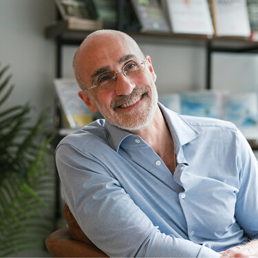 Arthur C. Brooks y su mejor consejo para alcanzar el éxito y la felicidad: “Si suena posible y aterrador a la vez, es el camino correcto”