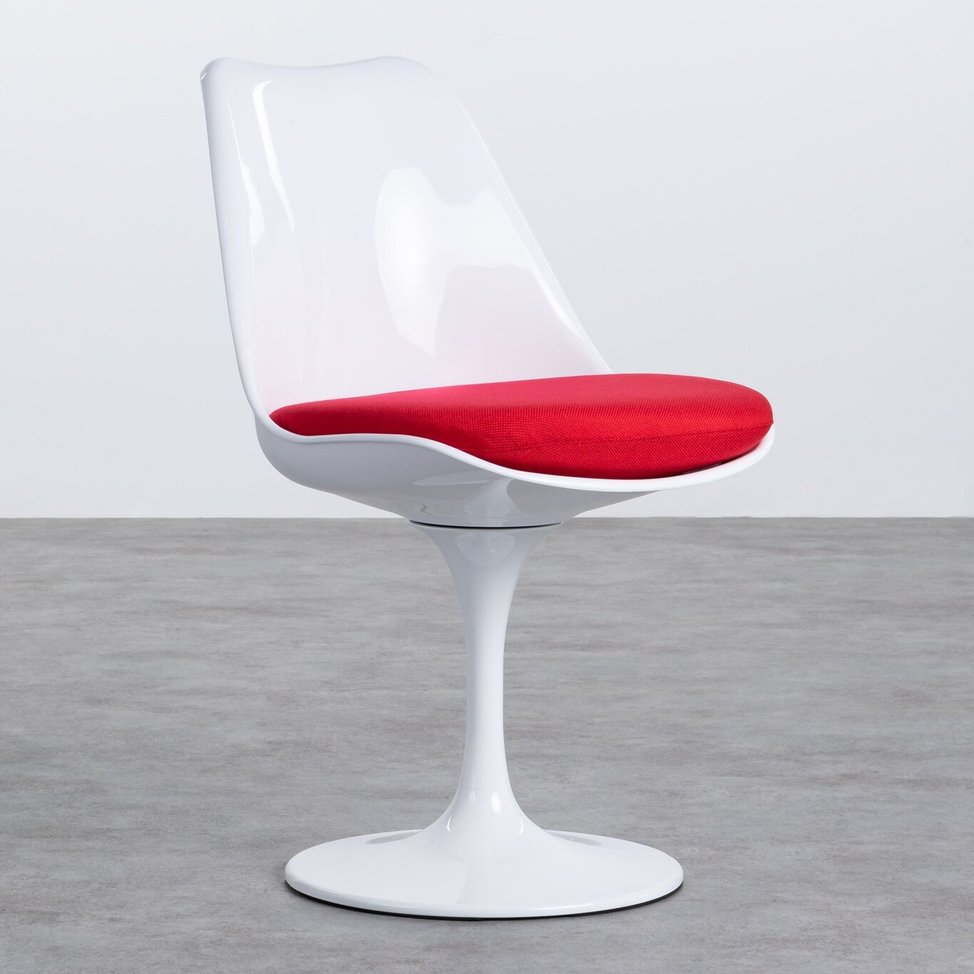 Las sillas de diseño más emblemáticas de la historia (13 opciones low