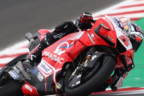 Johann Zarco domina en Misano en lluvia pero no evita que Maverick Viñales sea el más rápido del viernes en MotoGP