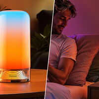 Cae un 40% la lámpara para mesita de noche inteligente que podrás controlar por el móvil y es compatible con Alexa