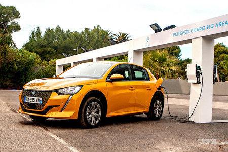 Peugeot e-208 prueba contacto