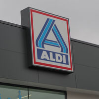 Desde mañana, en Aldi, puedes comprar esta cortina LED (por menos de 8 euros) para decorar tu hogar en Navidad 