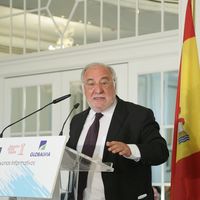 La DGT habla del coche eléctrico: "No tenemos dónde enchufarlo y el precio es carísimo. Nos equivocamos todos"