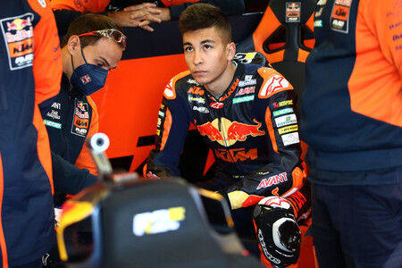 Raúl Fernández podría romper su acuerdo con KTM para subir a MotoGP y quedarse en Moto2 a esperar a Yamaha