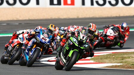 Cerrada la parrilla de Superbikes para 2021: 24 motos, tres pilotos españoles y desaparece el Ten Kate