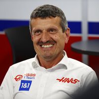 Algunos creen que Guenther Steiner es el último genio llegado a MotoGP. En realidad no es más que un artefacto de marketing