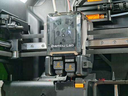 La doble boquilla de la Bambu Lab H2D | Imagen: Xataka