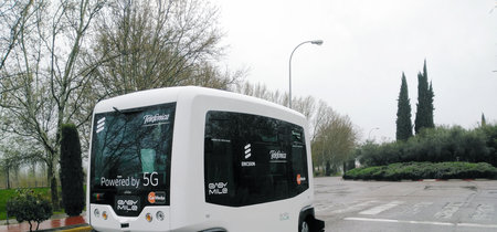 Me he subido en un minibús autónomo conectado mediante 5G y lo mejor de todo es que la tecnología 'apenas' se percibe